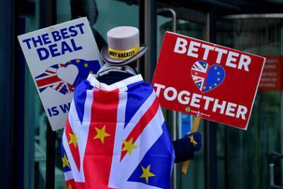 Британия и ЕС приостановили переговоры по Brexit из-за коронавируса