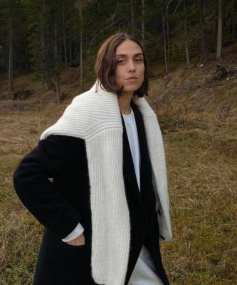Носите свитер поверх пальто: неожиданное решение модной итальянки Эрики Болдрин