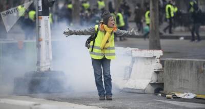 Штраф за наличие масок и их отсутствие: как Париж борется с протестами