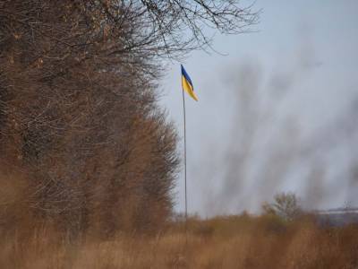 Сутки на Донбассе. Два нарушения перемирия, один украинский военный получил ранение