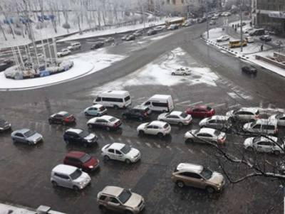 Центр Киева парализовали пробки