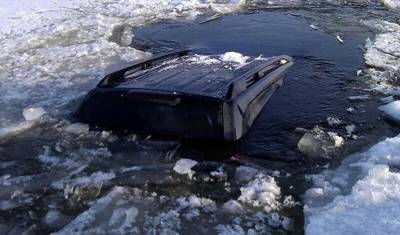 Роженица с младенцем в ХМАО погибли в ушедшей под лед машине