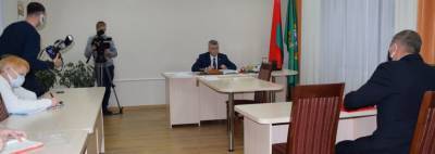 Восемь вопросов прозвучали в общественной приемной сенатора Алексея Неверова