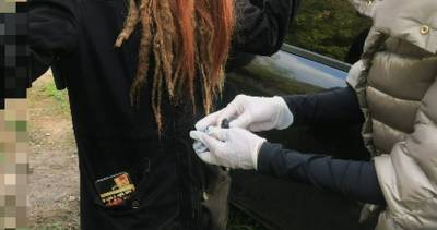 Девушку с наркотиками задержали полицейские в нижегородском лесу