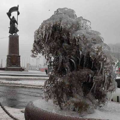 Во Владивостоке катастрофа — город превратился в «ледяное царство» из-за аномалии
