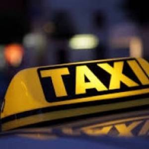 В Мелитополе автомобиль такси попал в ДТП. Видео