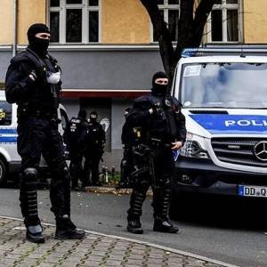 В Германии мужчина с ножом напал на прохожих: есть пострадавшие