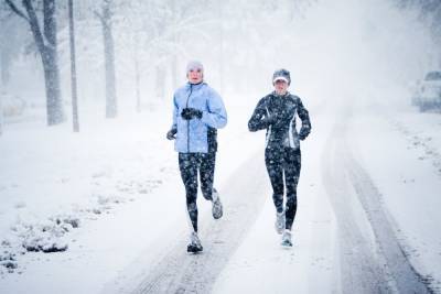 Можно ли бегать зимой: важные советы с видео