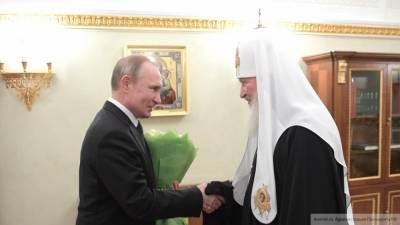 Путин поздравил патриарха Кирилла с 74-летием