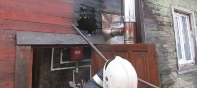 В Карелии пожарные спасли жилой дом от огня за пять минут (ФОТО)