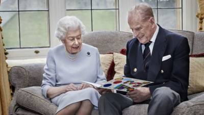 Королева Елизавета и принц Филипп отмечают 73-ю годовщину свадьбы: опубликовано новое фото