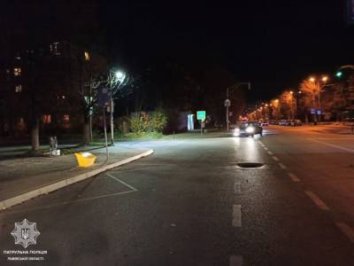 Во Львове на переходе Volkswagen сбил пешехода: мужчина в больнице – фото
