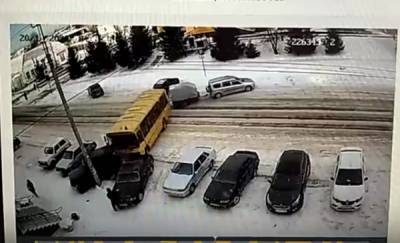 В Тюменской области школьный автобус попал в жесткое ДТП с пострадавшими