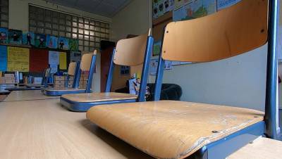 В Архангельске на школьников упал кусок штукатурки во время уроков