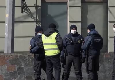 Штраф без предупреждения: в полиции рассказали, как будут наказывать, если маски на лице нет