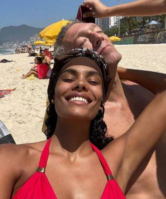 Да, это Рио-де-Жанейро: влюбленные Тина Кунаки и Венсан Кассель на бразильском пляже