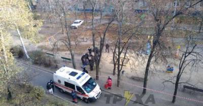 В Харькове на детской площадке мужчина взорвал гранату: появилось видео