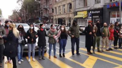 Протестующие в Ереване вновь перекрывают улицы с требованием отставки Пашиняна