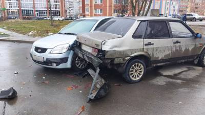 Неадекватный водитель устроил массовую аварию в Череповце