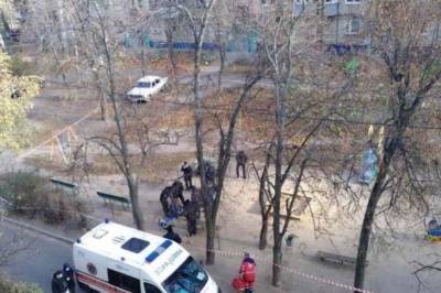 В Харькове мужчина забросал квартиру бывшей жены гранатами и лишился руки (фото, видео)