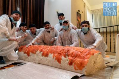 Дагестанский 275-килограммовый ролл попал в Книгу рекордов России