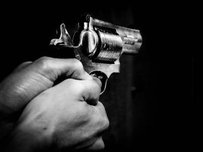 Мужчина с оружием ворвался в офис микрозаймов в Тбилиси и захватил заложников