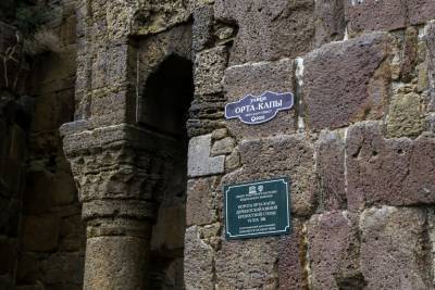 Разрушенную часть крепостной стены в Дербенте будут восстанавливать местным ракушечником