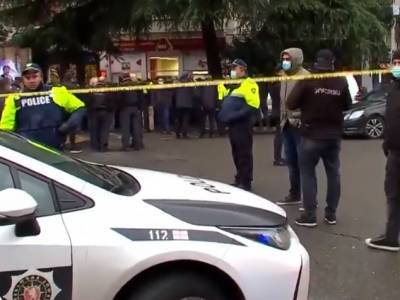 В Тбилиси вооруженный мужчина захватил заложников – МВД Грузии