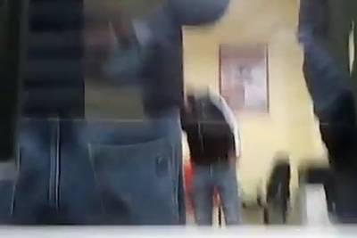 Появилось видео из захваченного неизвестным офиса в Тбилиси