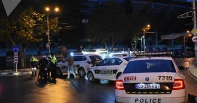 В центре Тбилиси вооруженный мужчина захватил офис МФО и взял заложников