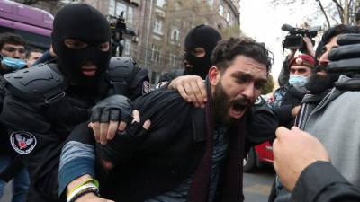 В Армении задержали 85 участников акций протеста