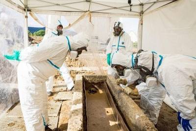 Археологи нашли древнюю гробницу с серебряными саркофагами во Франции