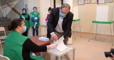 Бойкот, кризис и выборы без выбора: каким будет второй тур голосования в Грузии