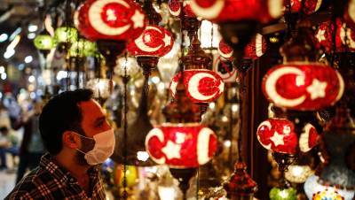 Турция освободила туристов от соблюдения комендантского часа