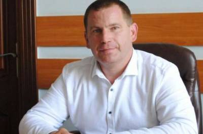 Зеленский уволил задержанного на взятке черниговского чиновника