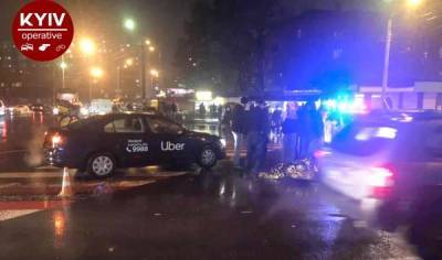 На Оболони в Киеве таксист сбил женщину на пешеходном переходе