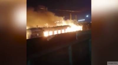 Вагон-ресторан движущегося поезда загорелся в Казахстане