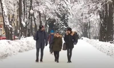 Мороз и 8-сантиметровые сугробы снега: где в Украине бушует зима