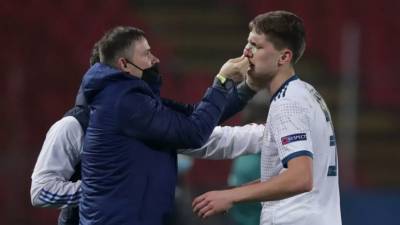 Врач сборной России рассказал, что Дивеев не просил замену в матче с Сербией из-за травмы носа
