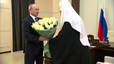 Об особенной поддержке церкви в трудные для людей времена говорили Владимир Путин и патриарх Кирилл