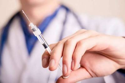В Париже с начала января планируют начать вакцинацию от COVID