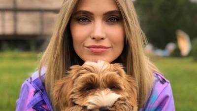 Наталья Чистякова-Ионова - «Пока решили завести собаку»: Глюкоза призналась, что хочет родить в третий раз - 5-tv.ru