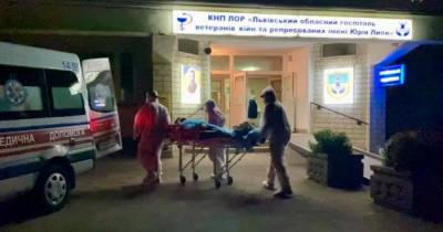 Пациентов эвакуируют из военного госпиталя на Украине из-за взрыва