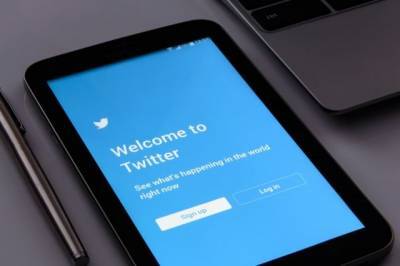Twitter передаст официальный аккаунт президента США Байдену