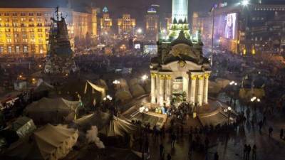 День Достоинства и Свободы: как украинцы боролись за демократическое будущее на двух Майданах. ФОТОРЕПОРТАЖ