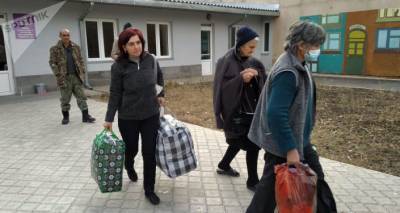 "Вопреки страху и неопределенности": нашедшие в Шираке приют карабахцы возвращаются домой