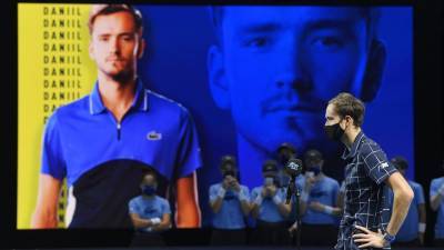 Разминка перед Надалем: Медведев одержал третью победу на Итоговом турнире ATP