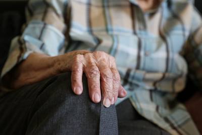 В Копейске мужчина выдавил глаз пенсионеру