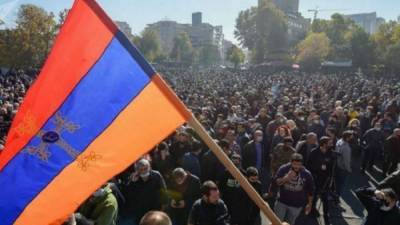 Протестный автопробег в Ереване: силовики жестко разогнали митингующих видео