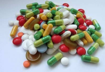 Врач Алексей Бессмертный предупредил об опасности бесконтрольного приема витаминов
